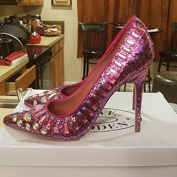 Steve Madden Shoes - Steve Madden Galaxxie pumps
